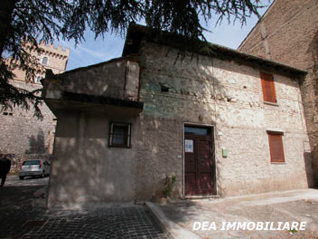 Celano, Largo Vittorio Veneto. Casa indipendente in vendita. Dea Immobiliare Celano
