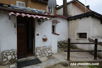 Ovindoli, Via del Ceraso. Casa indipendente in vendita.