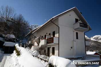 Ovindoli, Via dell'Alpino. Appartamento trilocale in vendita. Dea Immobiliare Ovindoli