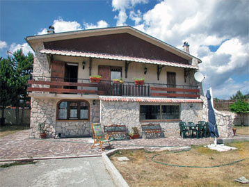 Dea Immobiliare. Bed and Berakfast il tuo rifugio sull'Altopiano delle Rocche